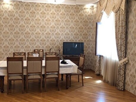 10 otaqlı ev / villa - Novxanı q. - 550 m²