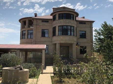 10 otaqlı ev / villa - Novxanı q. - 550 m²