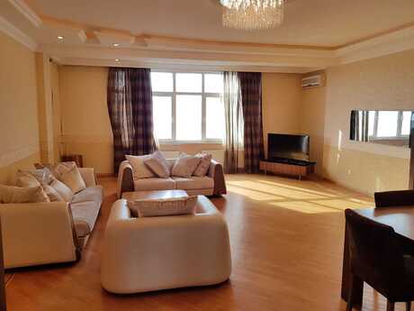 3 otaqlı mənzil, 136 m², Nəsimi: 390 000 ₼ 2
