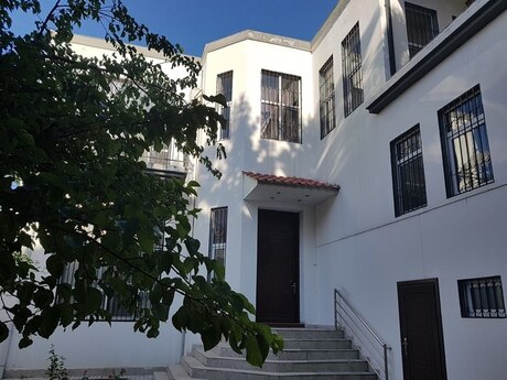 6-комн. дом/дача - Ясамальский р. - 350 м²
