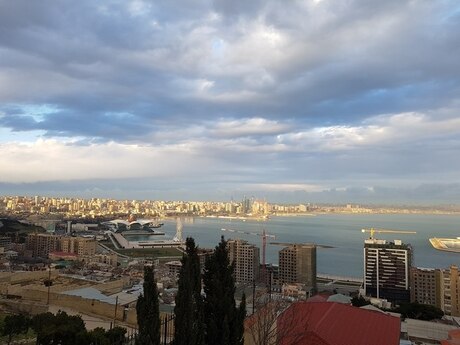 7 otaqlı həyət evi/bağ evi - Səbail r. - 750 m²