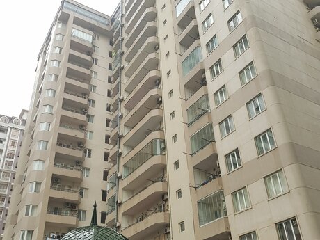 Elan №1866605 - Bakı, Elmlər Akademiyası m., 4 otaqlı, 206 m², 12/16 mərtəbə