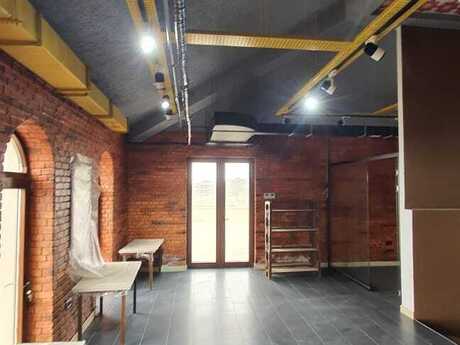 10 otaqlı həyət evi/bağ evi - Badamdar q. - 2000 m²