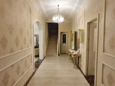5 otaqlı həyət evi/bağ evi - Mərdəkan q. - 500 m²