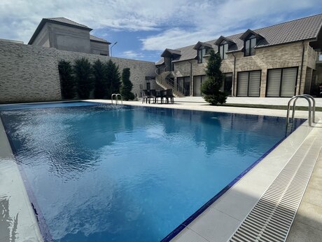 6 otaqlı həyət evi/bağ evi - Şüvəlan q. - 650 m²