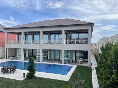 6 otaqlı həyət evi/bağ evi - Şüvəlan q. - 650 m²