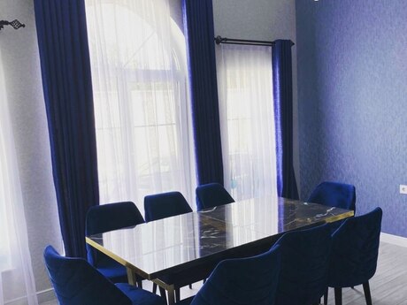 4 otaqlı həyət evi/bağ evi - Mərdəkan q. - 200 m²