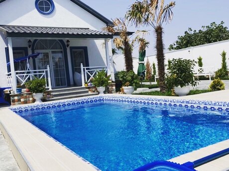 4 otaqlı həyət evi/bağ evi - Mərdəkan q. - 200 m²