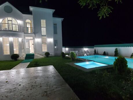 6 otaqlı həyət evi/bağ evi - Qəbələ - 200 m²