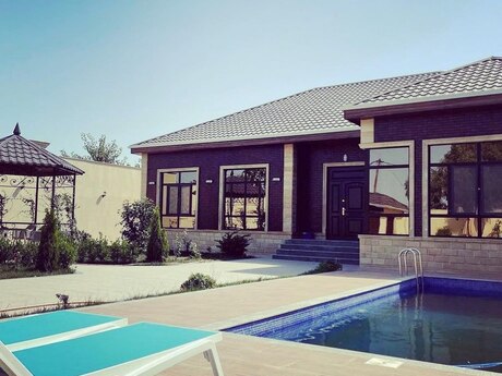5 otaqlı həyət evi/bağ evi - Mərdəkan q. - 220 m²