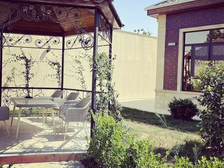 5 otaqlı həyət evi/bağ evi - Mərdəkan q. - 220 m²