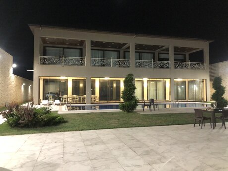 Həyət evi/Bağ evi - Şüvəlan q. - 600 m²