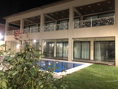 Həyət evi/Bağ evi - Şüvəlan q. - 600 m²