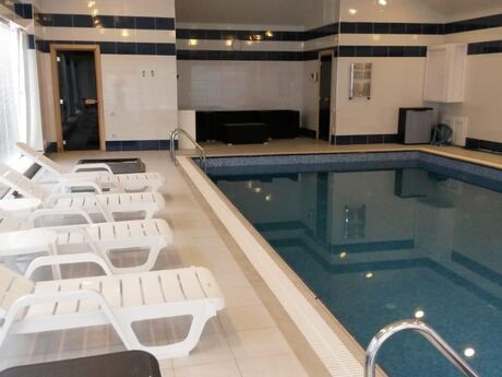 4 otaqlı həyət evi/bağ evi - Buzovna q. - 250 m²