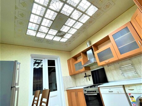 Elan №2602086 - Bakı, Sahil m., 3 otaqlı, 120 m², 6/7 mərtəbə