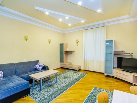 2 otaqlı köhnə tikili - Sahil m. - 70 m²