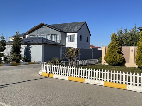 4 otaqlı həyət evi/bağ evi - Türkan q. - 310 m²