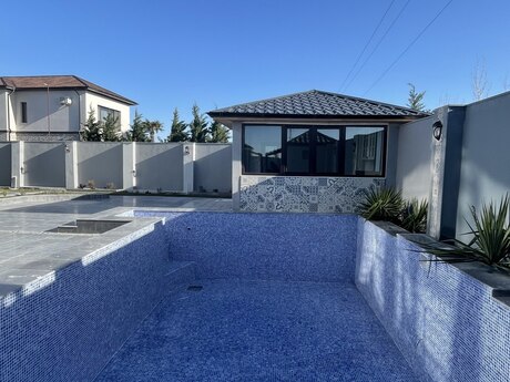 4 otaqlı həyət evi/bağ evi - Türkan q. - 310 m²