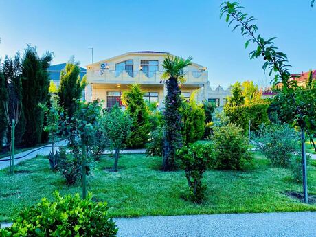Həyət evi/Bağ evi - Mərdəkan q. - 650 m²