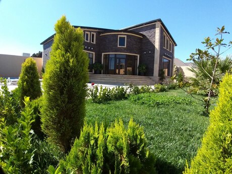 Həyət evi/Bağ evi - Mərdəkan q. - 200 m²