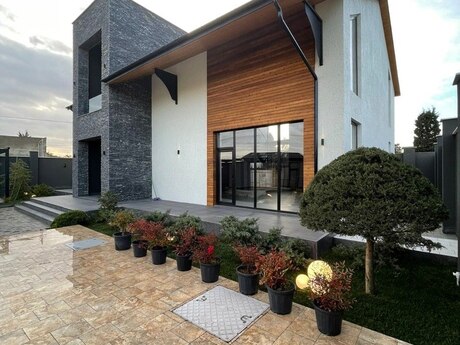 6 otaqlı həyət evi/bağ evi - Mərdəkan q. - 400 m²