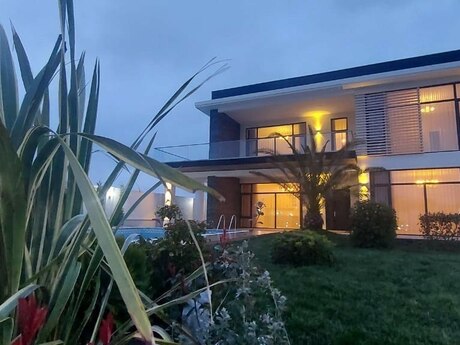 Həyət evi/Bağ evi - Mərdəkan q. - 500 m²