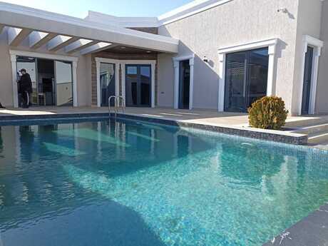 4 otaqlı həyət evi/bağ evi - Mərdəkan q. - 240 m²