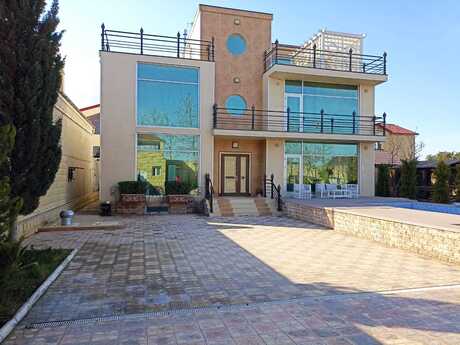 5 otaqlı həyət evi/bağ evi - Şüvəlan q. - 560 m²