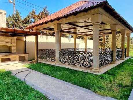 8 otaqlı həyət evi/bağ evi - Şüvəlan q. - 600 m²
