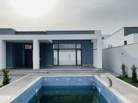 4 otaqlı həyət evi/bağ evi - Şüvəlan q. - 230 m²
