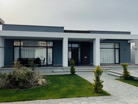 4 otaqlı həyət evi/bağ evi - Şüvəlan q. - 230 m²