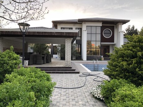 5 otaqlı həyət evi/bağ evi - Mərdəkan q. - 580 m²