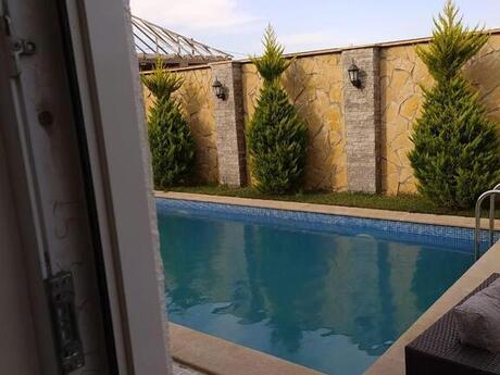 4 otaqlı həyət evi/bağ evi - Mərdəkan q. - 200 m²
