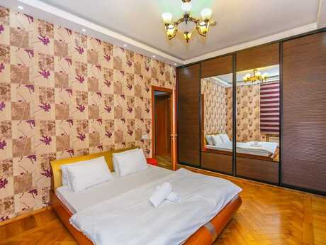 4-room apartment for rent, 140 m², Sahil: 70 ₼/mo 2