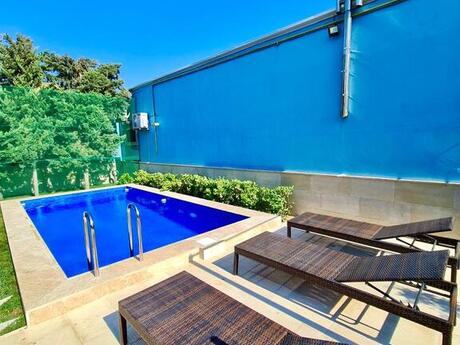 4 otaqlı həyət evi/bağ evi - Türkan q. - 240 m²