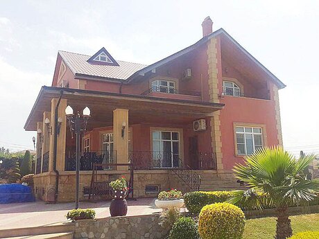 Həyət evi/Bağ evi - Mərdəkan q. - 500 m²