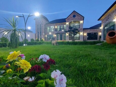 7 otaqlı həyət evi/bağ evi - Mərdəkan q. - 500 m²