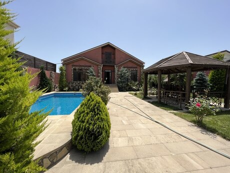 4 otaqlı həyət evi/bağ evi - Mərdəkan q. - 240 m²