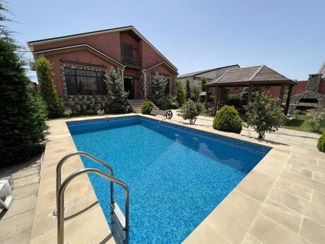 4 otaqlı həyət evi/bağ evi - Mərdəkan q. - 240 m²