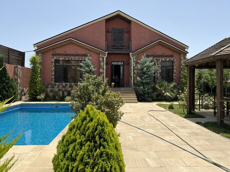 4 otaqlı həyət evi/bağ evi - Mərdəkan q. - 240 m²