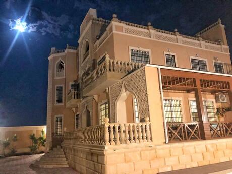 6 otaqlı həyət evi/bağ evi - Türkan q. - 670 m²