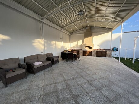 4 otaqlı həyət evi/bağ evi - Mərdəkan q. - 320 m²