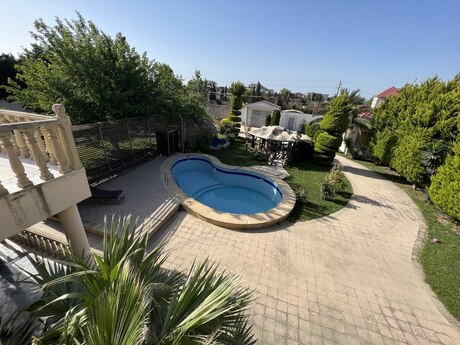 7 otaqlı həyət evi/bağ evi - Bilgəh q. - 440 m²