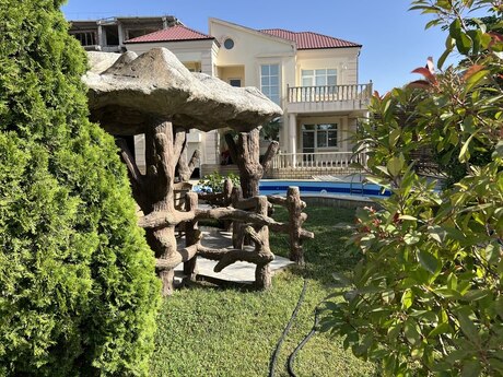 7 otaqlı həyət evi/bağ evi - Bilgəh q. - 440 m²