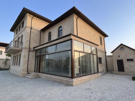 7 otaqlı həyət evi/bağ evi - Şüvəlan q. - 480 m²