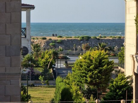 3 otaqlı həyət evi/bağ evi - Buzovna q. - 130 m²