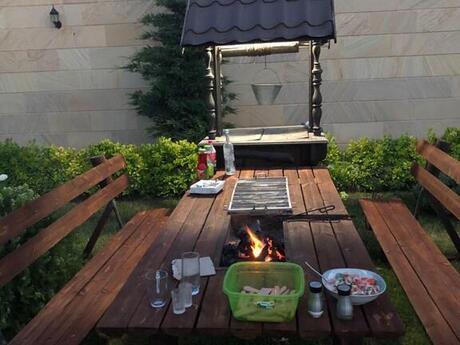 5 otaqlı həyət evi/bağ evi - Mərdəkan q. - 300 m²