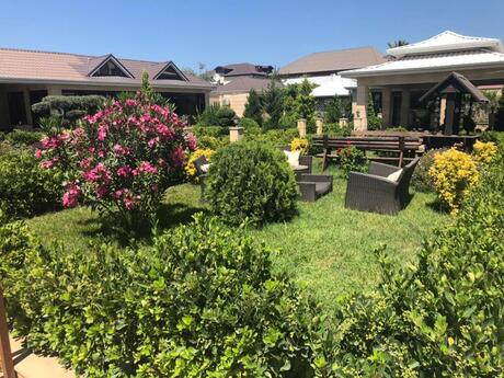 5 otaqlı həyət evi/bağ evi - Mərdəkan q. - 300 m²