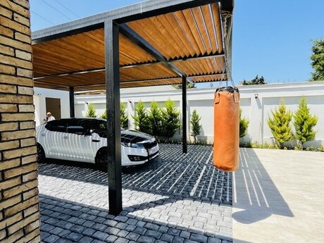 House with Garden, Villa For Rent