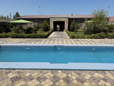 5 otaqlı həyət evi/bağ evi - Mərdəkan q. - 360 m²